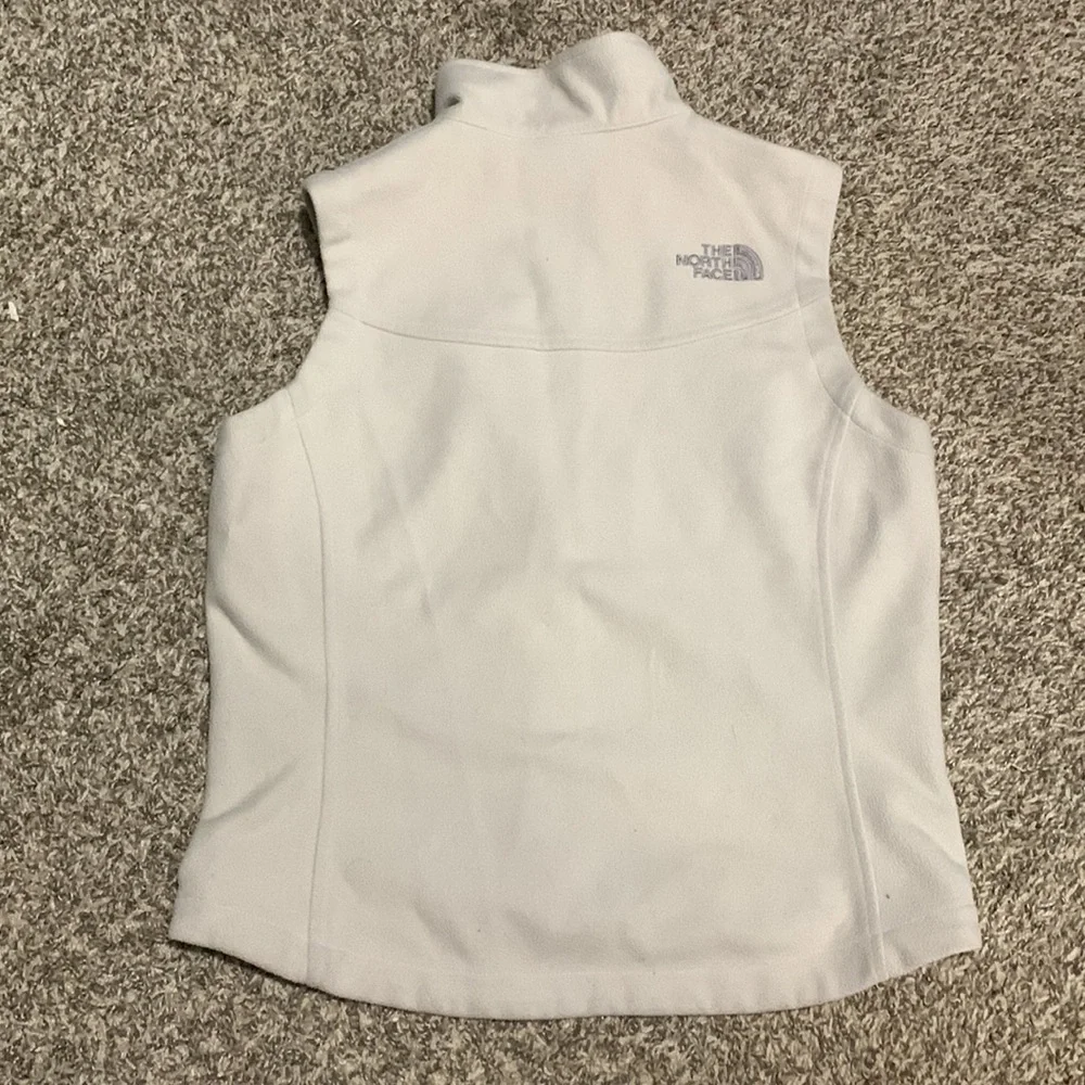 Off white/cream colored north face vest - Picture 2 of 3